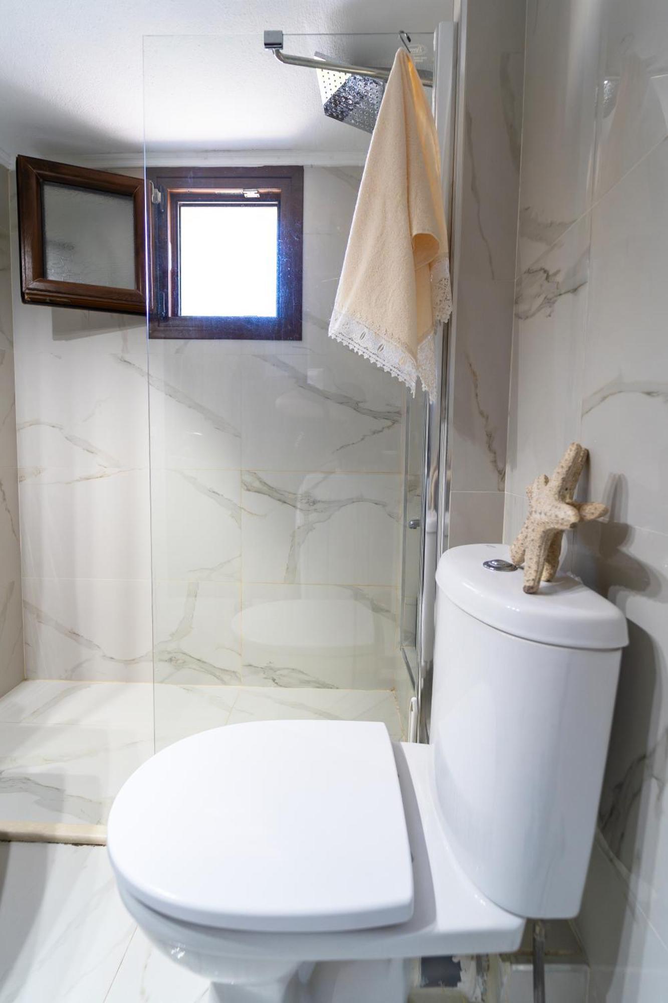 Luxury And Sunny Apartment 250 Mts From The Beach!! Peraia  Bagian luar foto