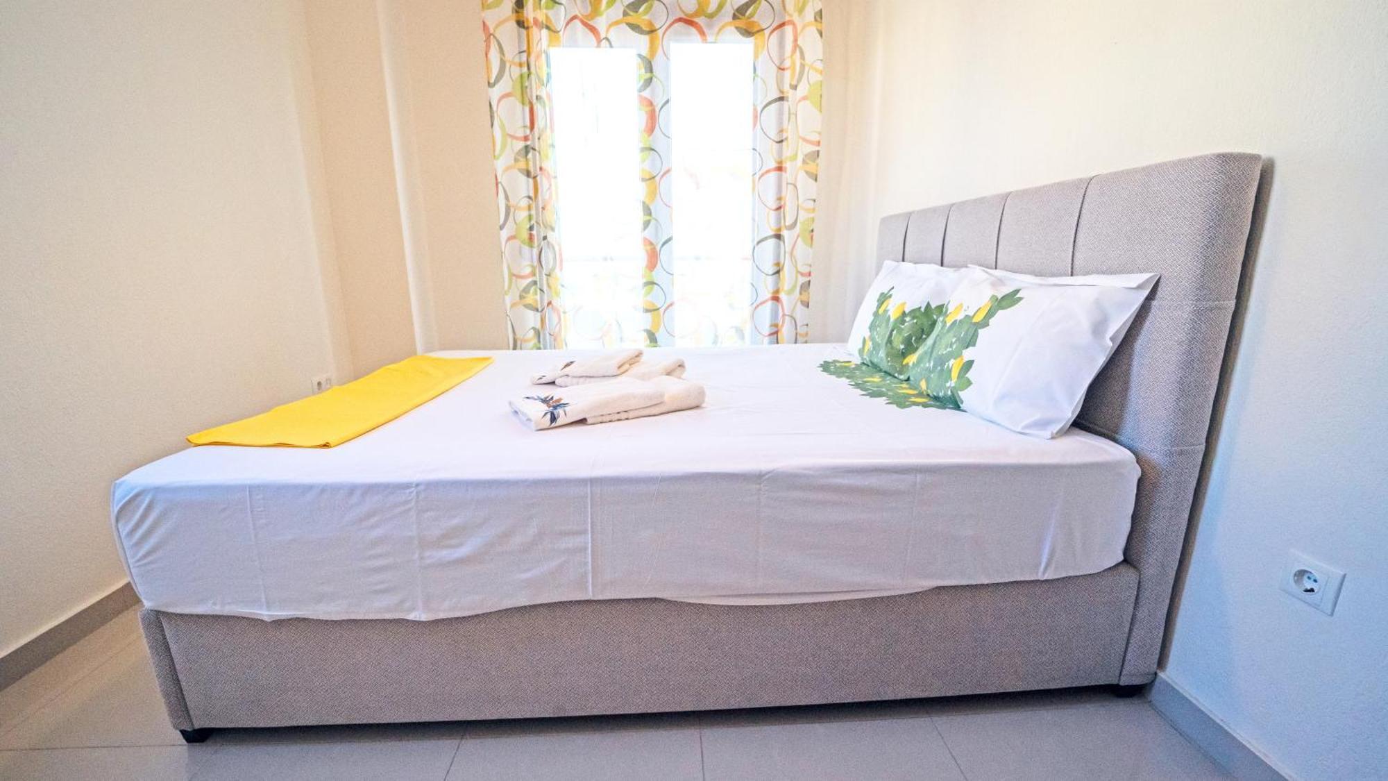 Luxury And Sunny Apartment 250 Mts From The Beach!! Peraia  Bagian luar foto